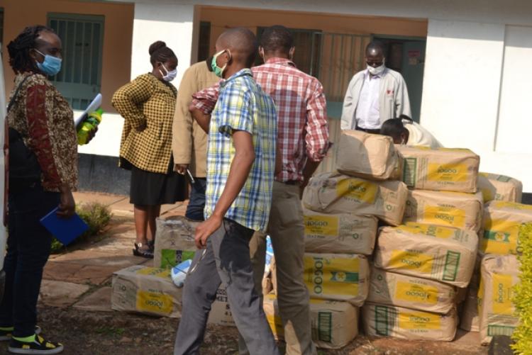 SWS donates foodstuff to Nairobi Children's Rescue Home.