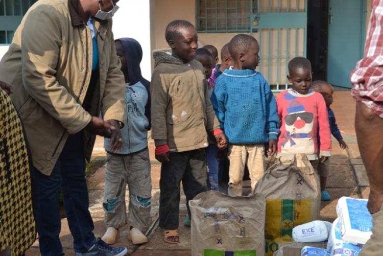 SWS donates foodstuff to Nairobi Children's Rescue Home.